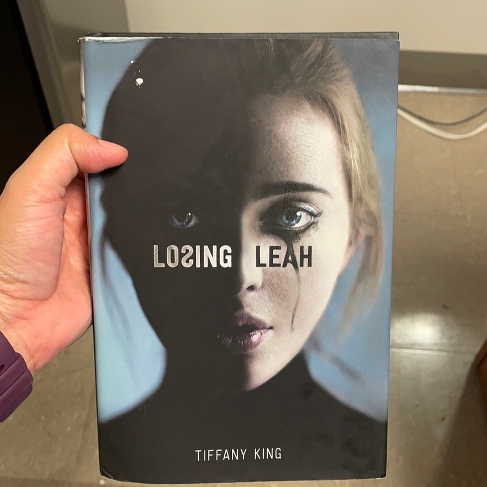 BOOK (FREE WITH PURCHASE)🌼🌼
